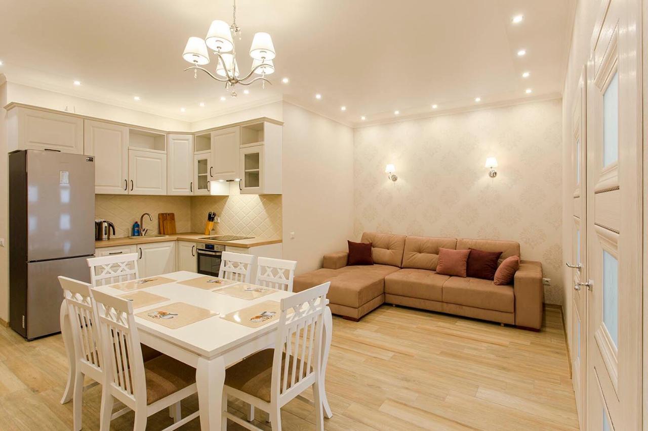 2-Roomed Apartment With Living Room 敖德萨 外观 照片